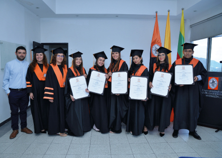 Nuevos graduados Bonaventurianos en el lugar de desarrollo Ibagué